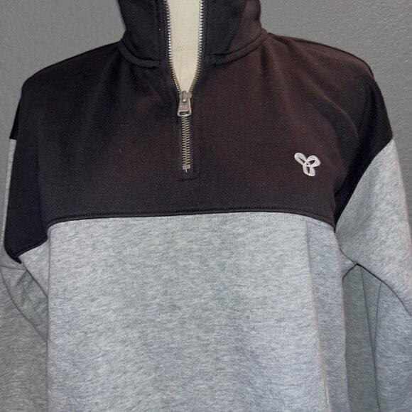 ARITIZIA TNA Quarter Zip - Colorblock Black & Gray - Sweatshirt -NWOT - Size S - Picture 2 of 4